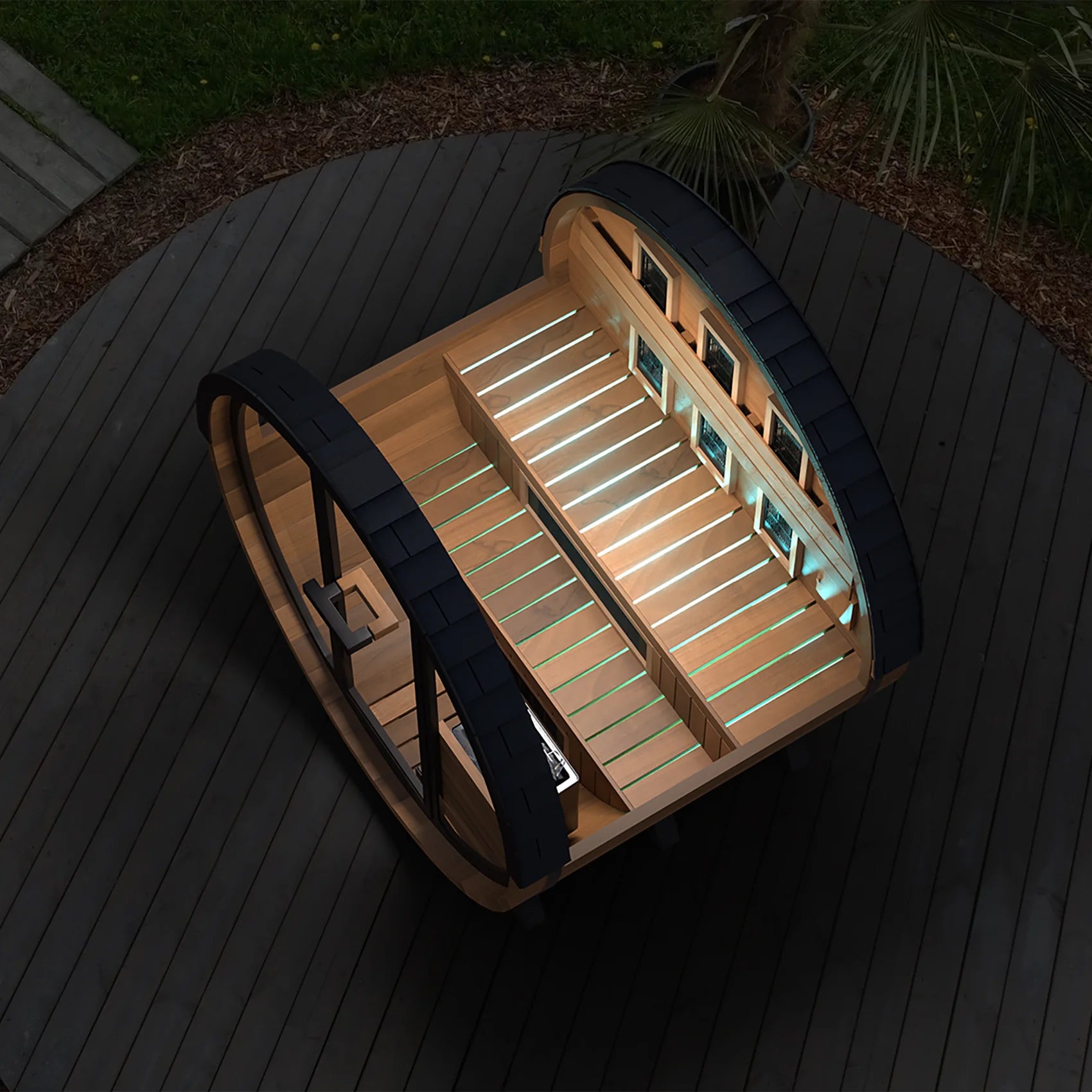Finnmark Saunas Sauna Finnmark FD-7 Outdoor Hybrid Infrared and Traditional 4-Person Thermo-Aspen Barrel Sauna