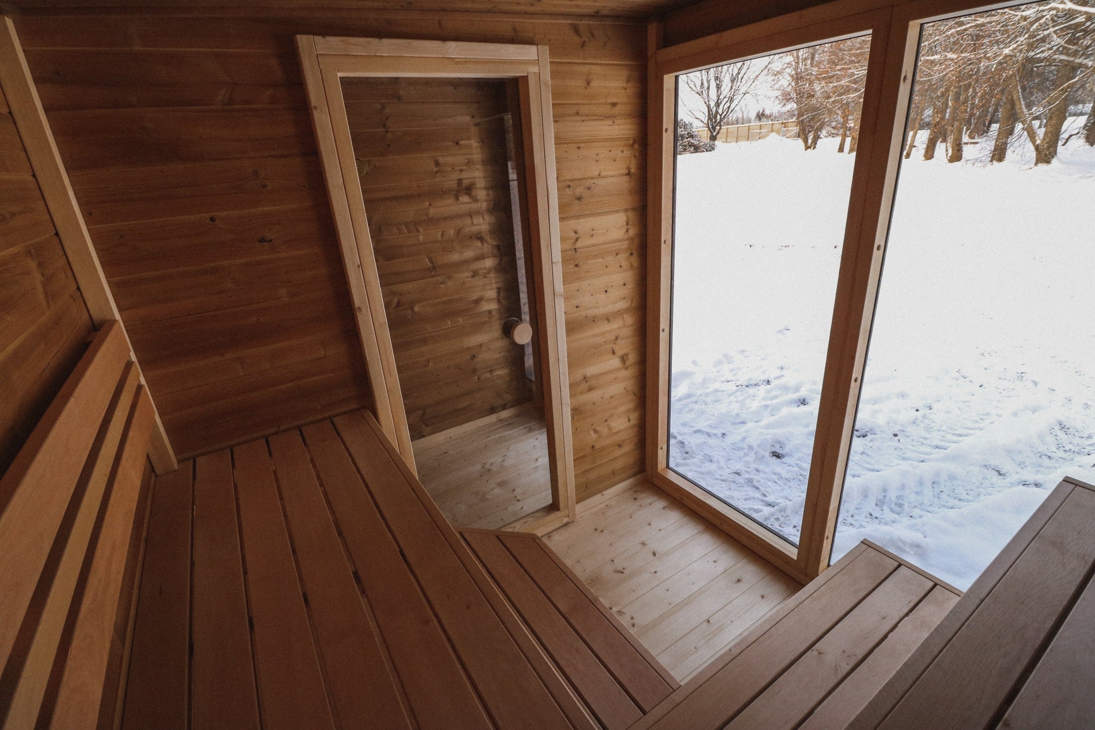Leil Saunas Sauna Leil Patio M 5 Person Outdoor Sauna with Changing Room