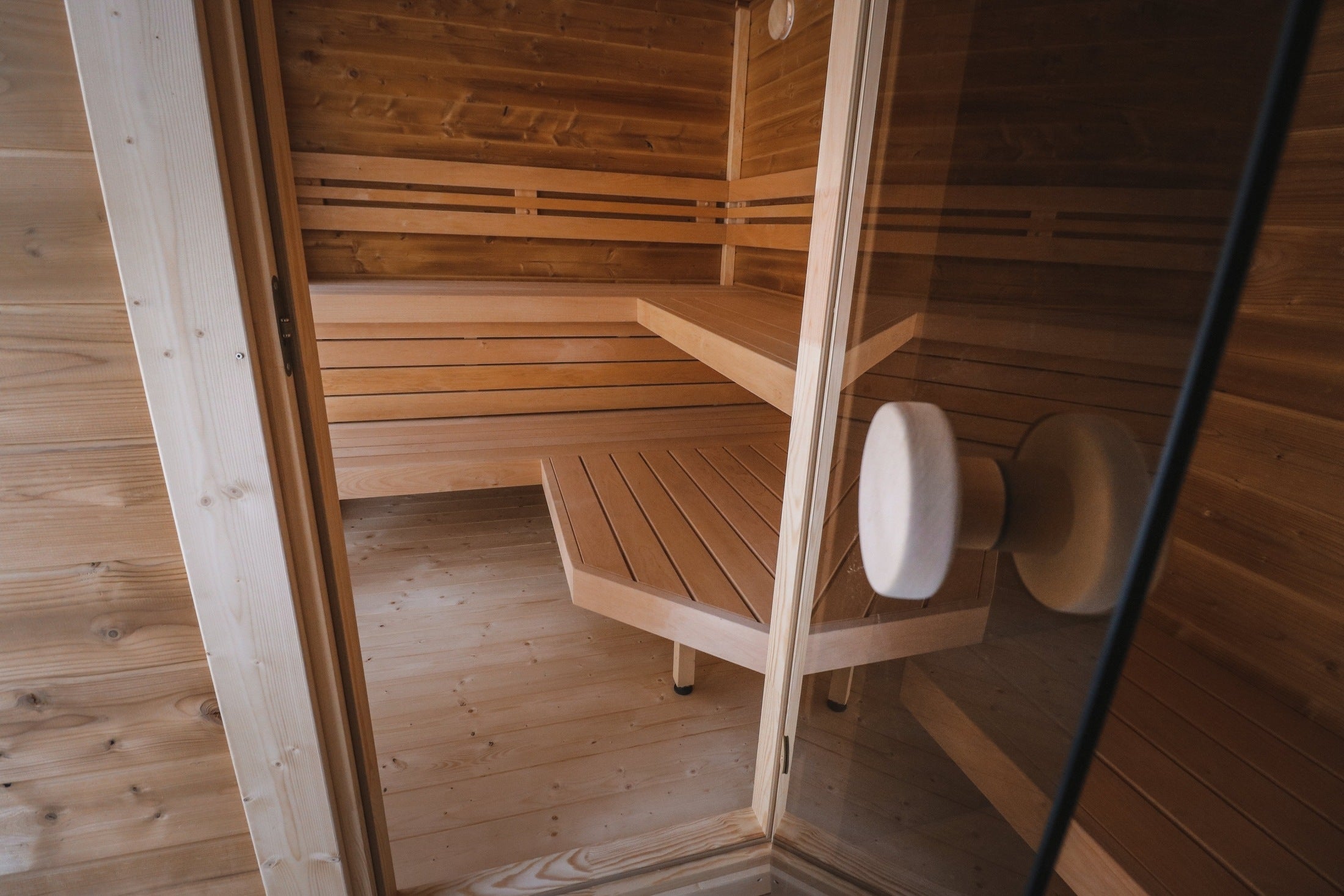 Leil Saunas Sauna Leil Patio M 5 Person Outdoor Sauna with Changing Room