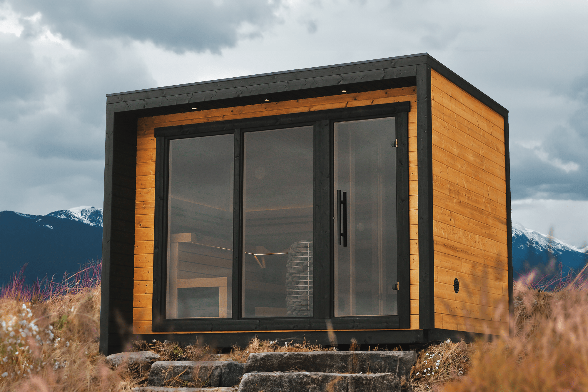 Leil Saunas Sauna Leil Patio M 5 Person Outdoor Sauna with Changing Room