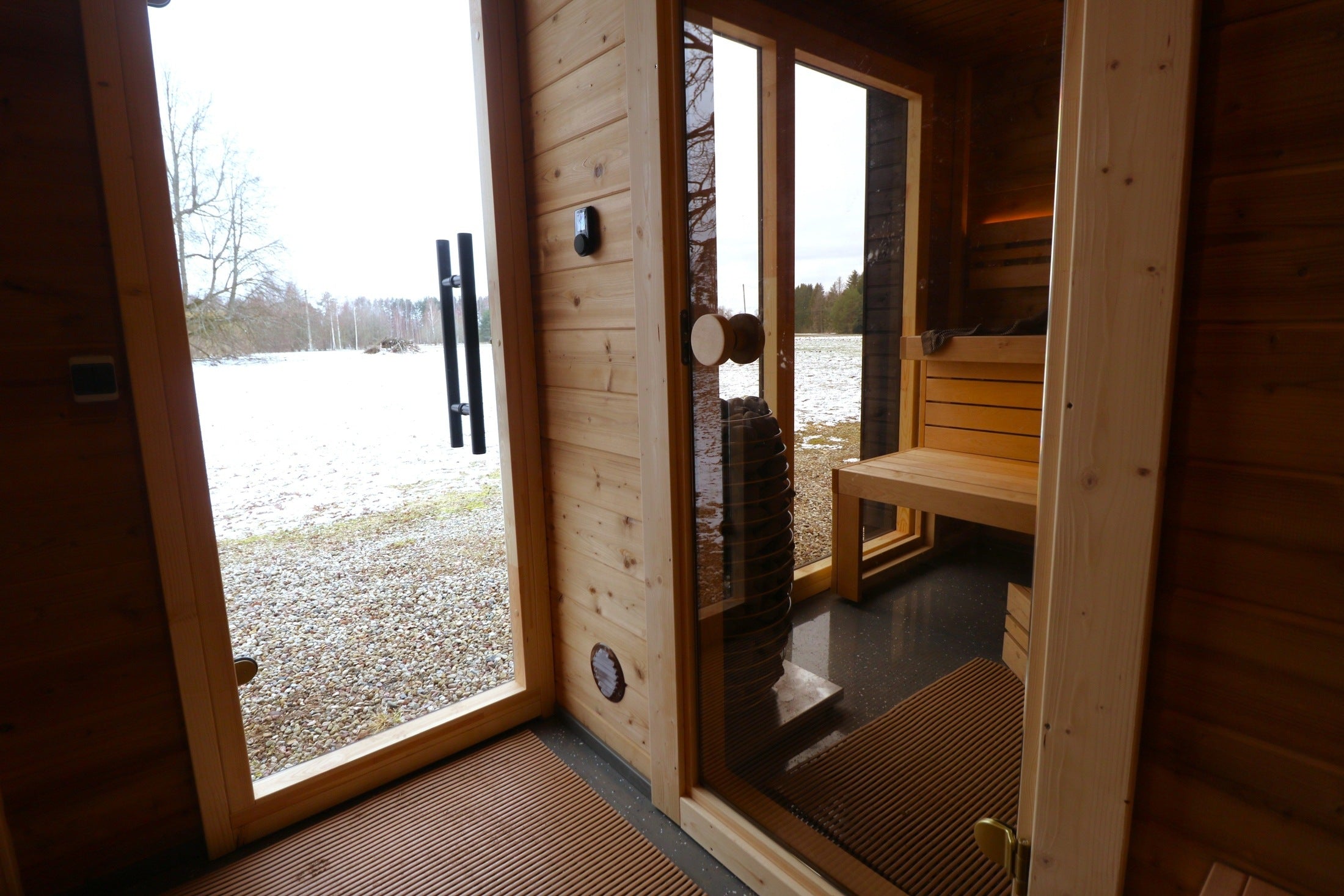 Leil Saunas Sauna Leil Patio M 5 Person Outdoor Sauna with Changing Room