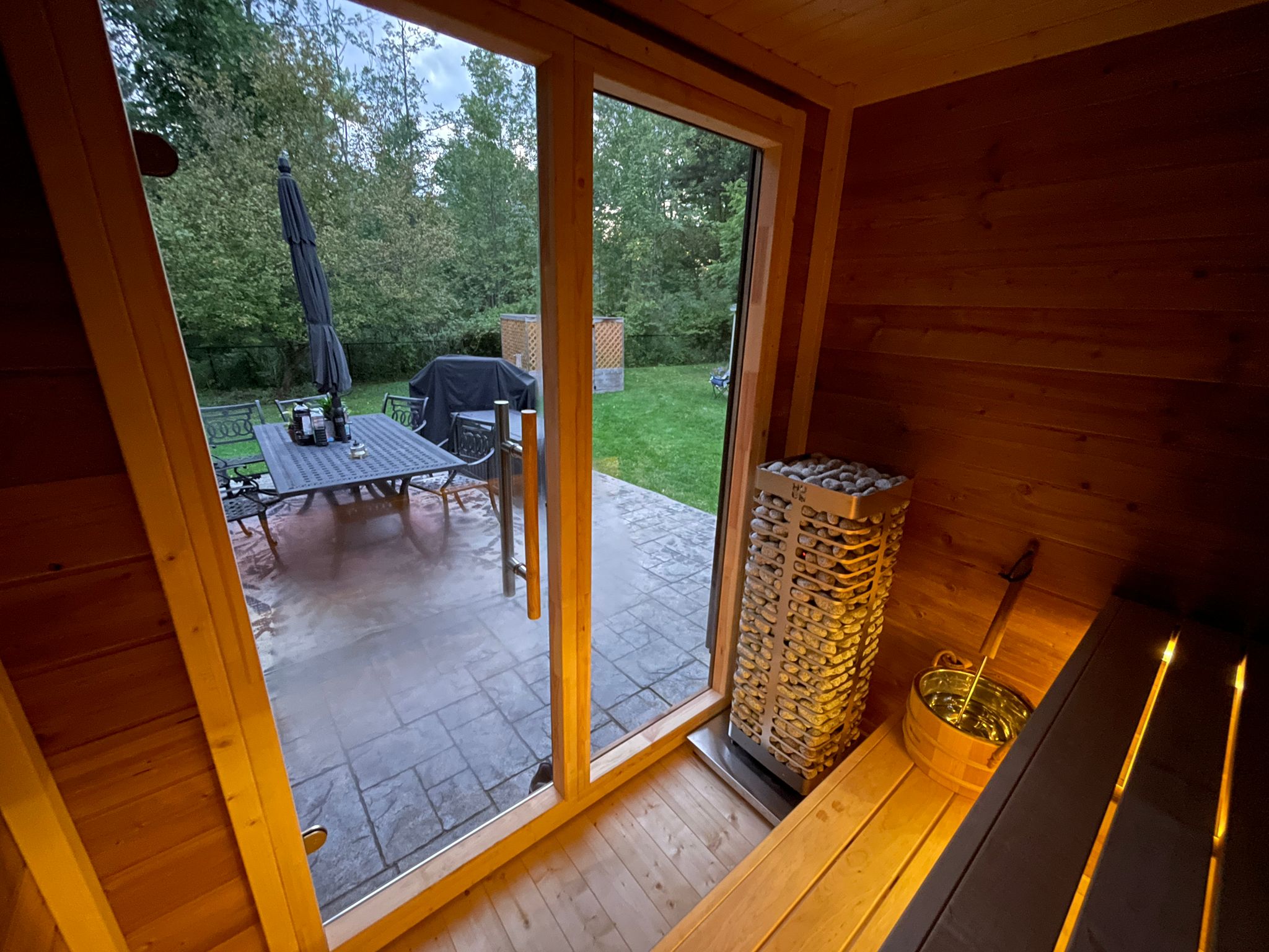 Leil Saunas Sauna Leil Patio XXS 3 Person Outdoor Sauna