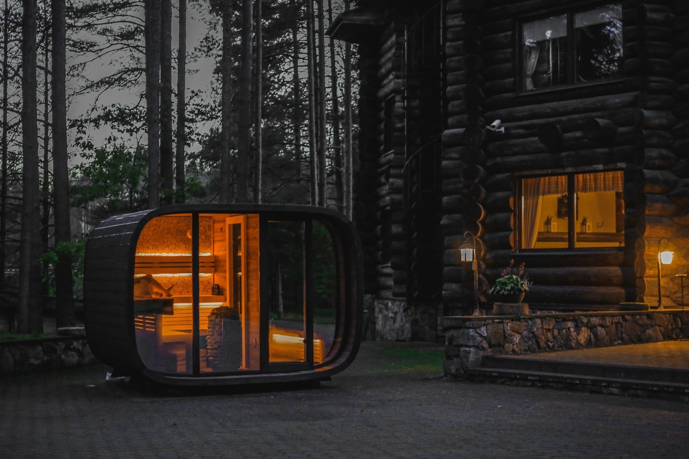 Leil Saunas Sauna Leil Round Cube Double Outdoor Sauna with Changing Room 5-6 Person