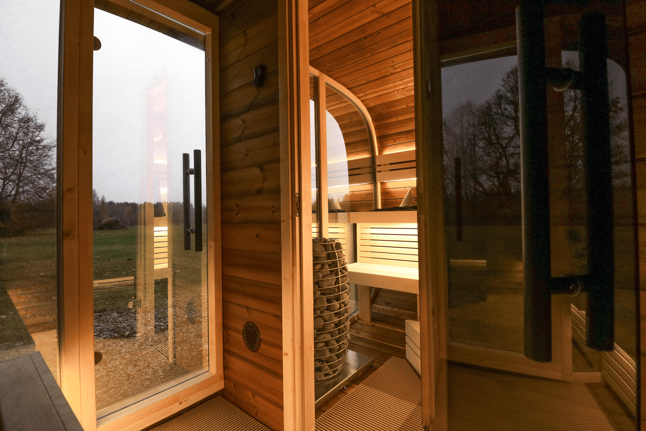 Leil Saunas Sauna Leil Round Cube Double Outdoor Sauna with Changing Room 5-6 Person