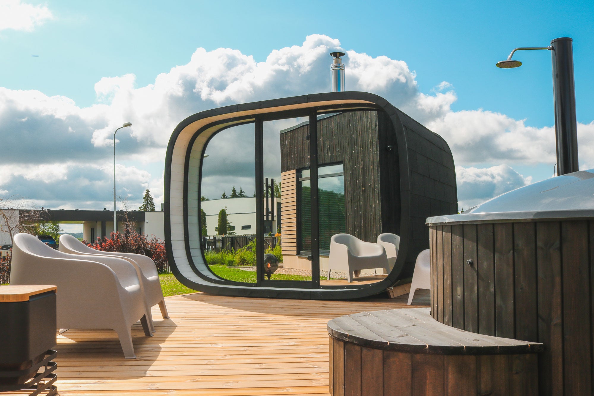 Leil Saunas Sauna Leil Round Cube Single Outdoor Sauna 6-8 Person