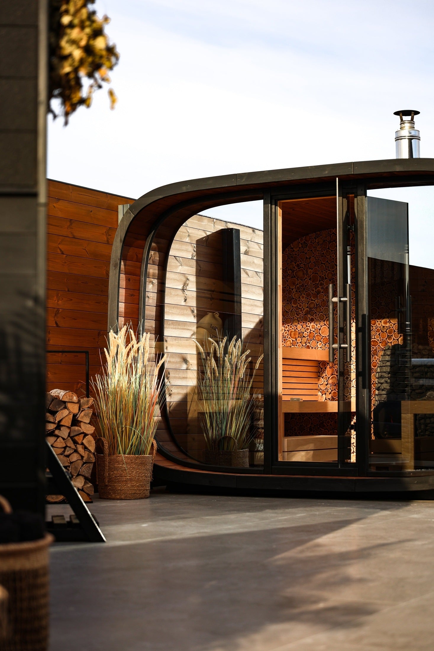Leil Saunas Sauna Leil Round Cube Single Outdoor Sauna 6-8 Person
