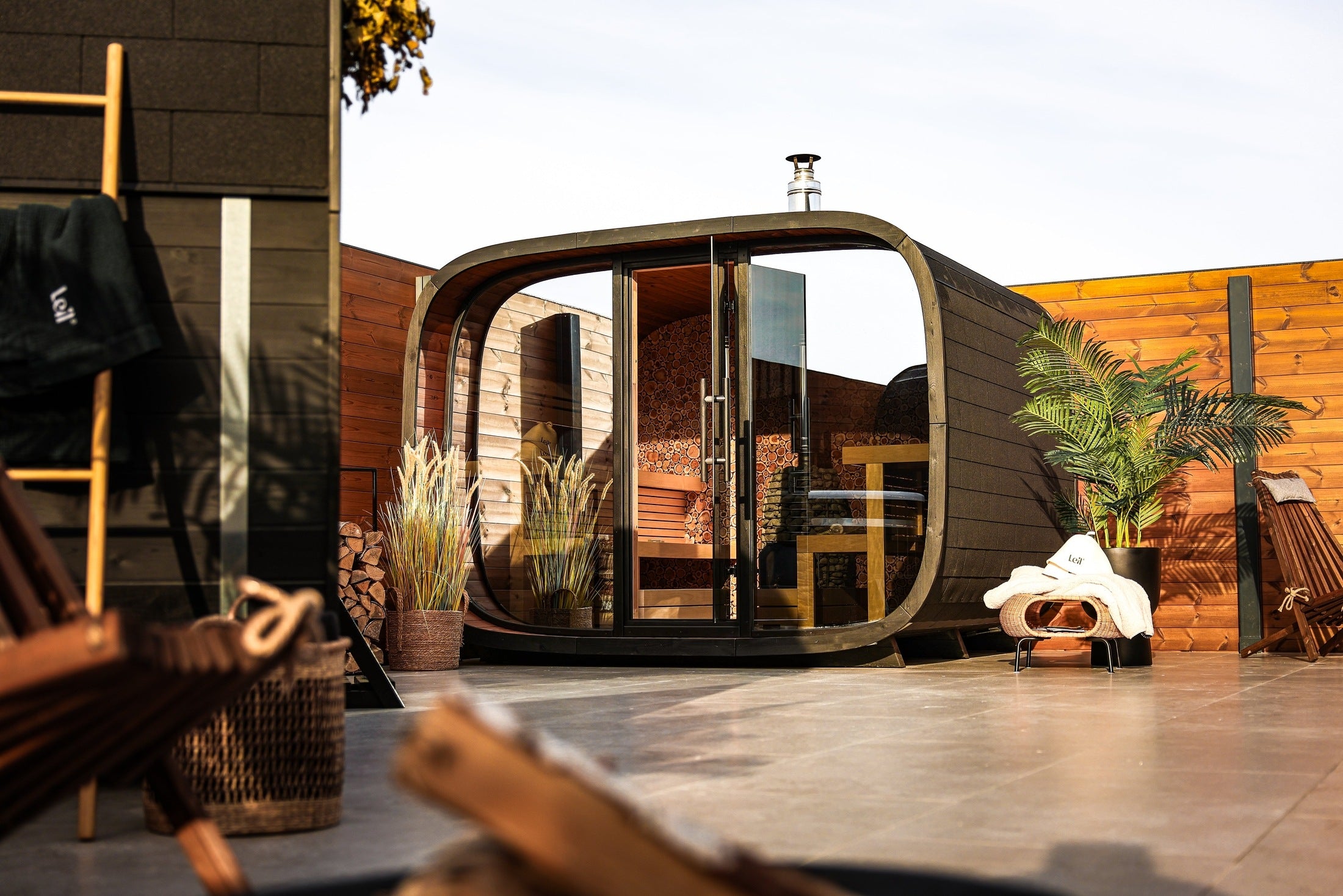 Leil Saunas Sauna Leil Round Cube Single Outdoor Sauna 6-8 Person