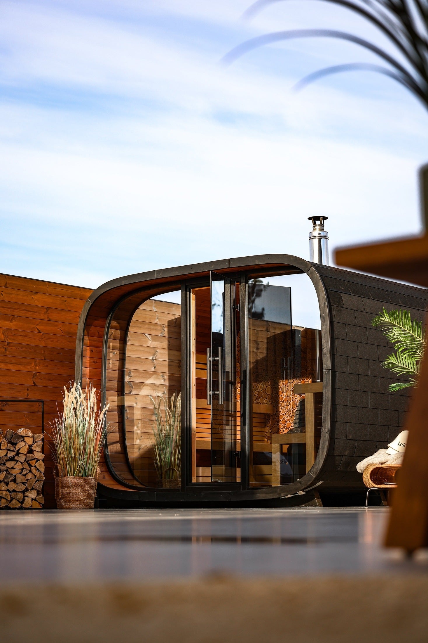 Leil Saunas Sauna Leil Round Cube Single Outdoor Sauna 6-8 Person