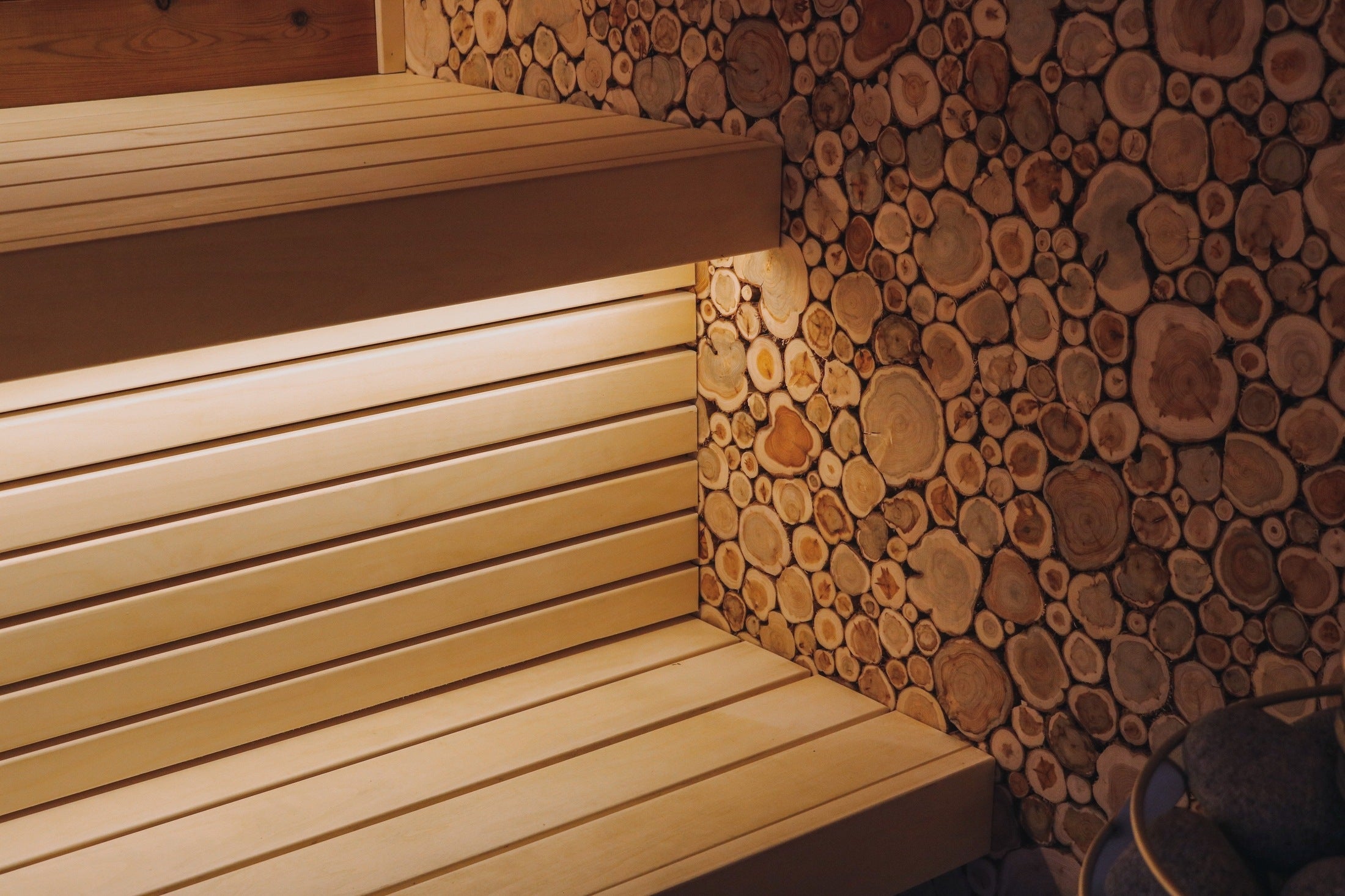 Leil Saunas Sauna Leil Round Cube Single Outdoor Sauna 6-8 Person