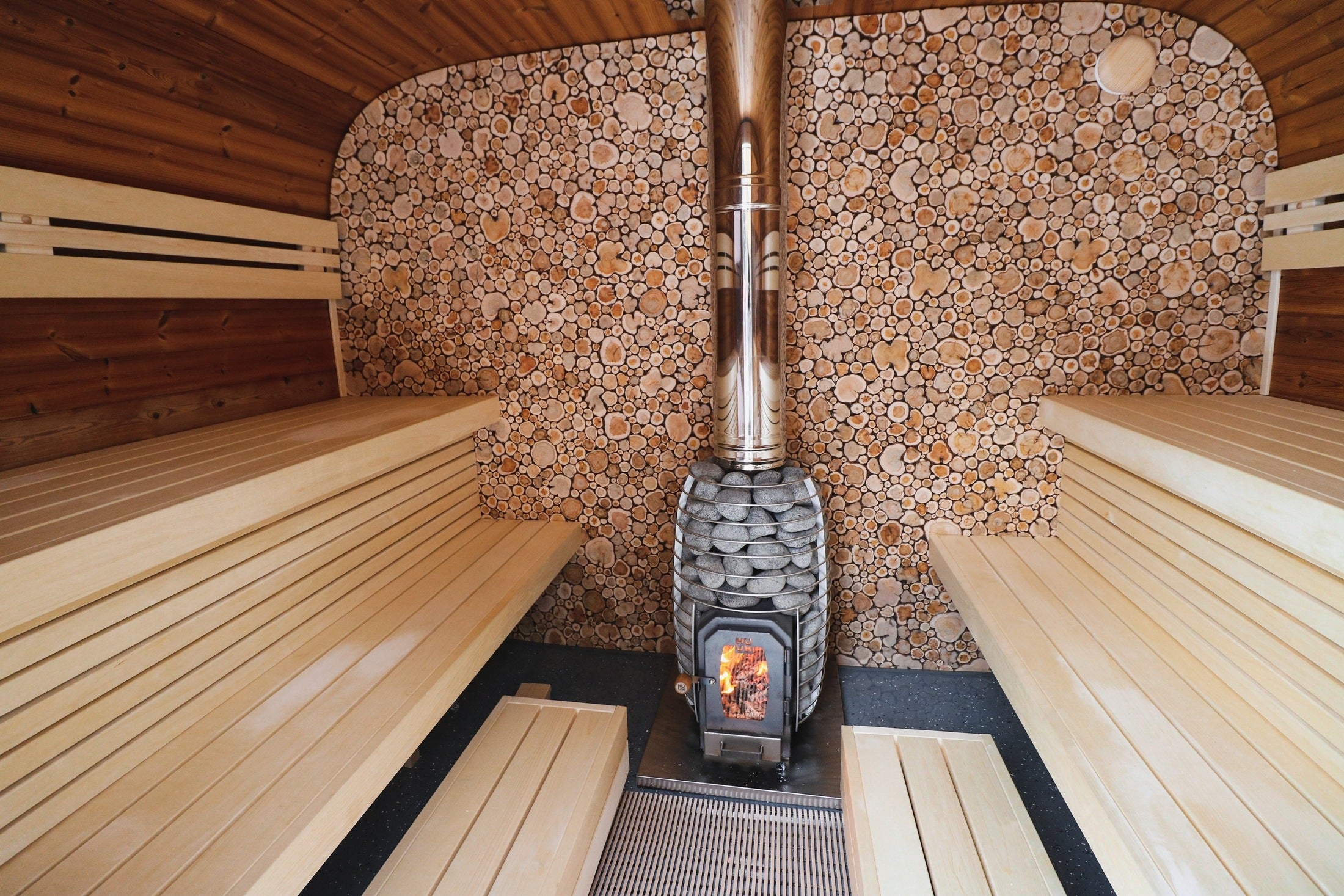 Leil Saunas Sauna Leil Round Cube Single Outdoor Sauna 6-8 Person