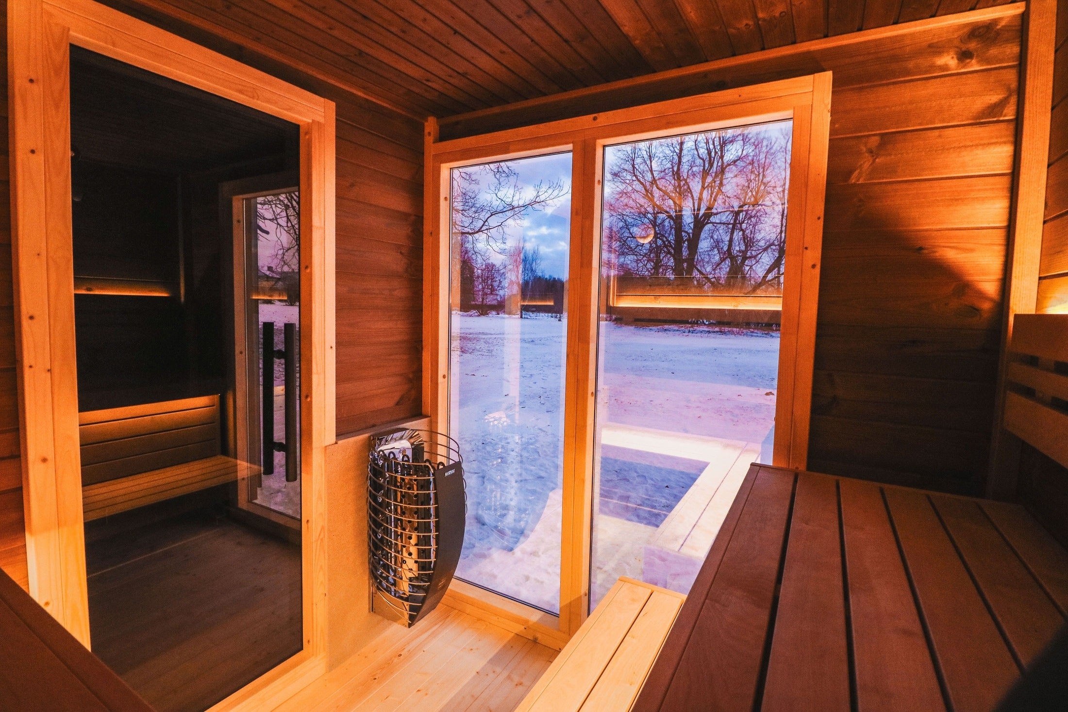Saunasell Leil Patio L 5 Person Outdoor Sauna with Large Changing Room
