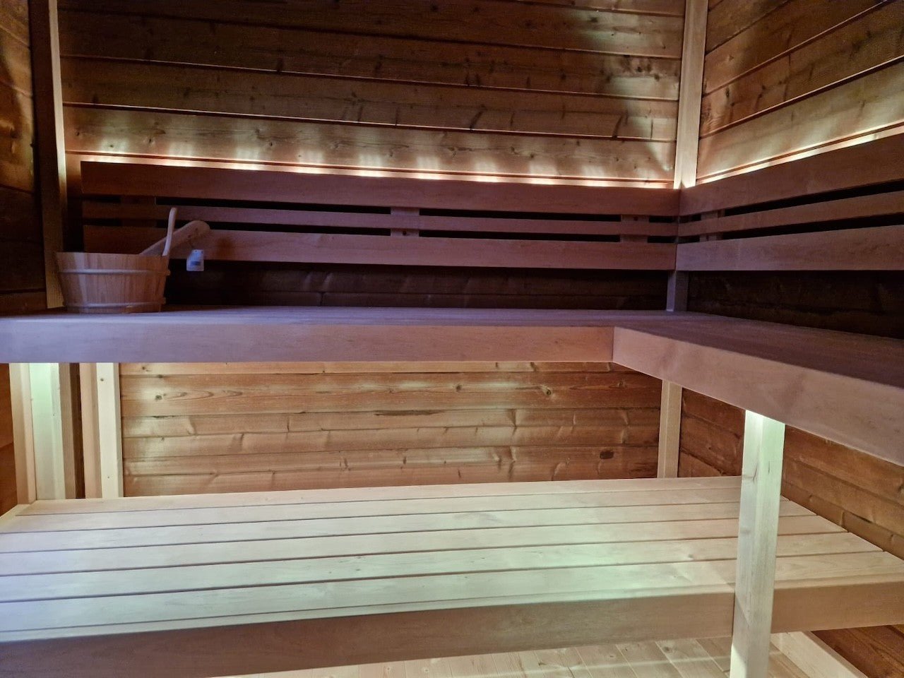 Saunasell Leil® Patio L Plus 5 Person Outdoor Sauna