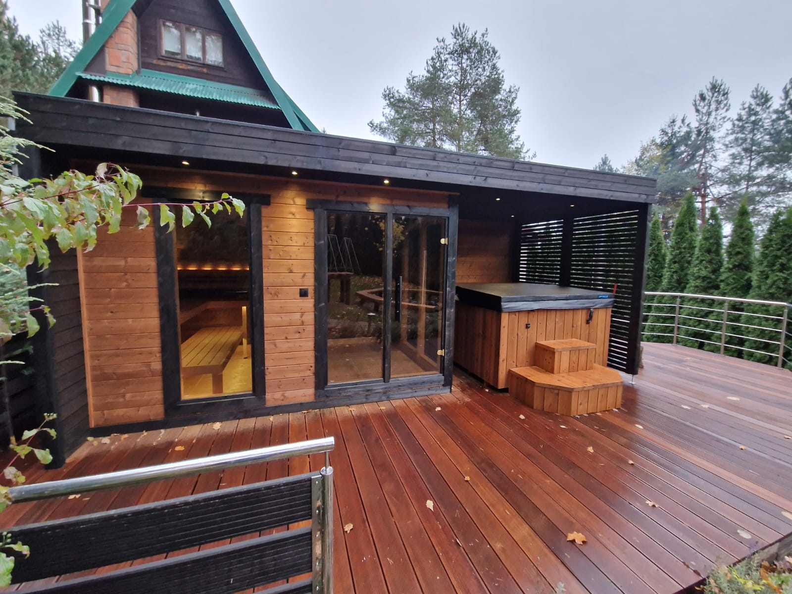 Saunasell Leil Patio L Plus 5 Person Outdoor Sauna