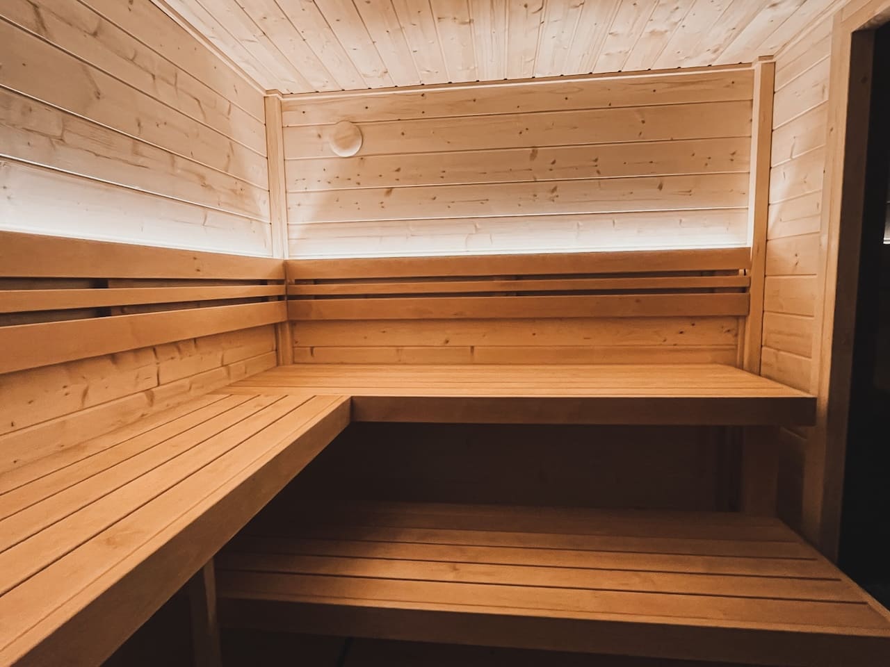 Saunasell Leil® Patio S 4-5 Person Outdoor Sauna
