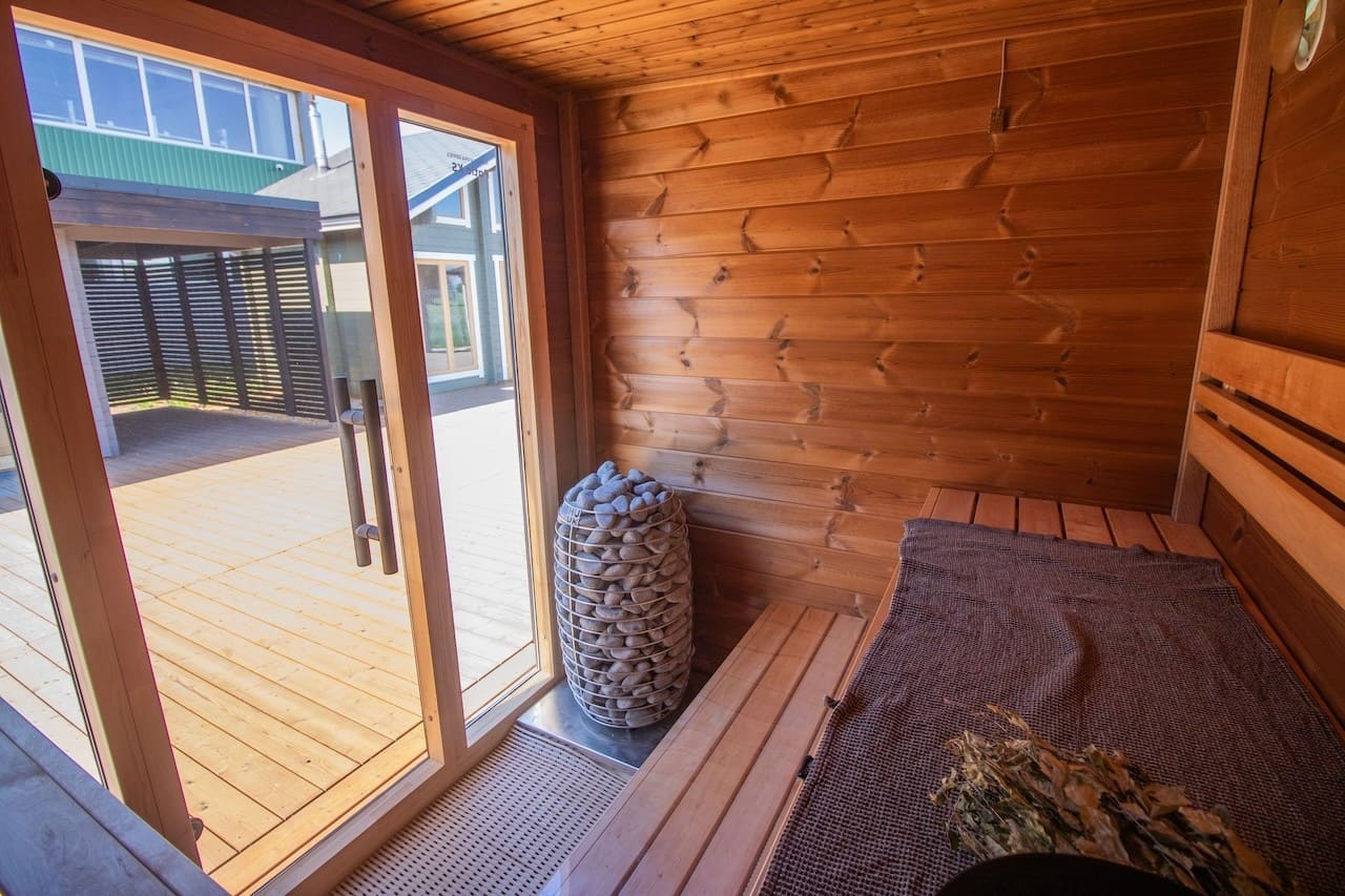 Saunasell Leil® Patio XS 4 Person Outdoor Sauna