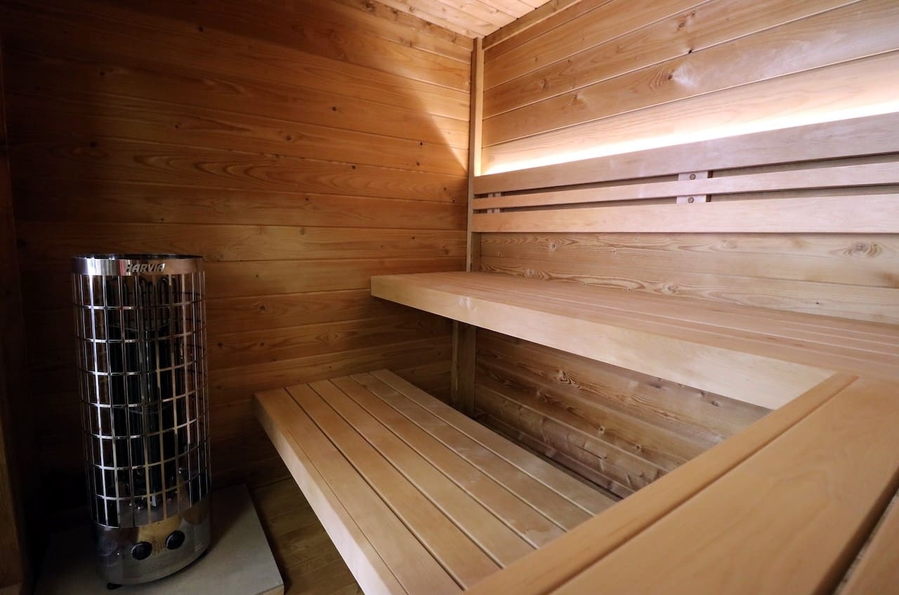 Saunasell Leil® Patio XS 4 Person Outdoor Sauna