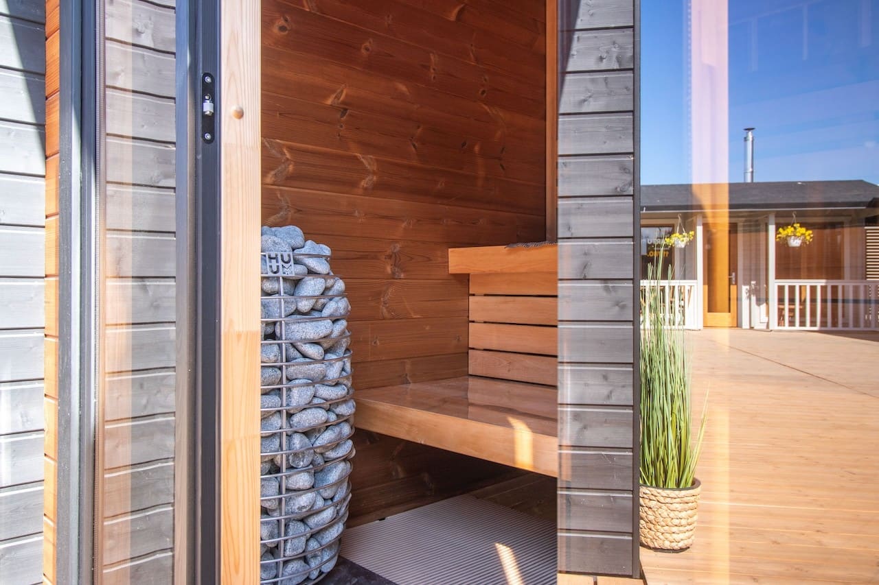 Saunasell Leil® Patio XS 4 Person Outdoor Sauna