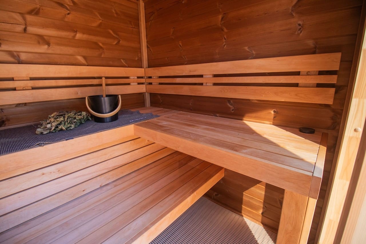 Saunasell Leil® Patio XS 4 Person Outdoor Sauna