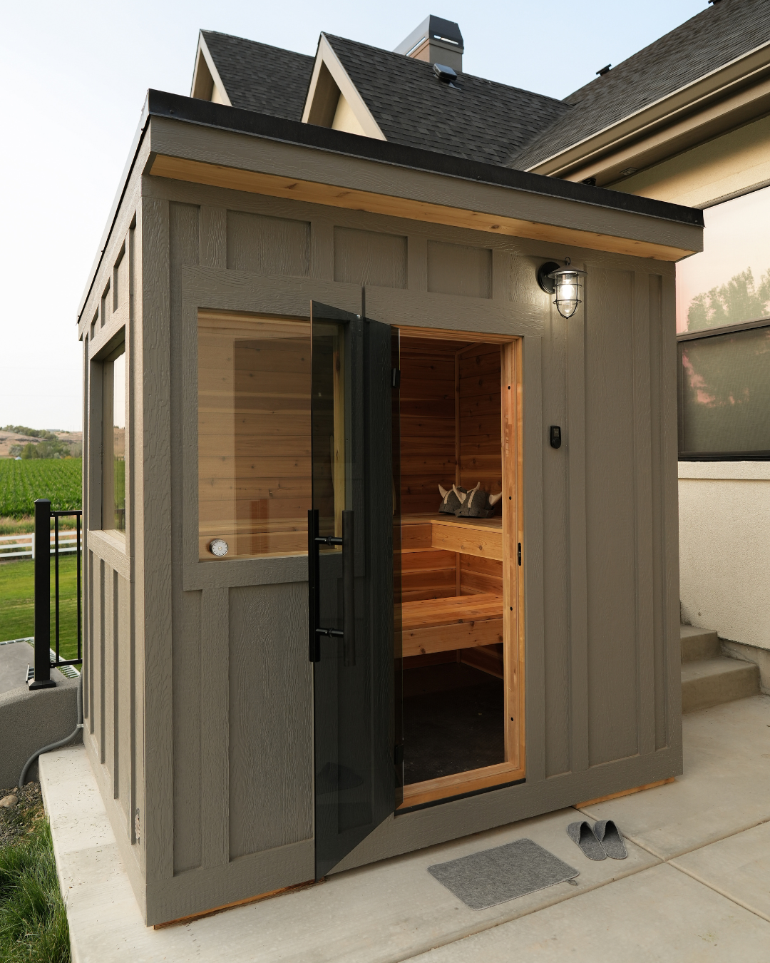 Sweat Kingdom Sauna 6X8 Footprint - 4-5 Person / Board & Batten LP Smartsiding / Tight Knot Western Red Cedar SK 110