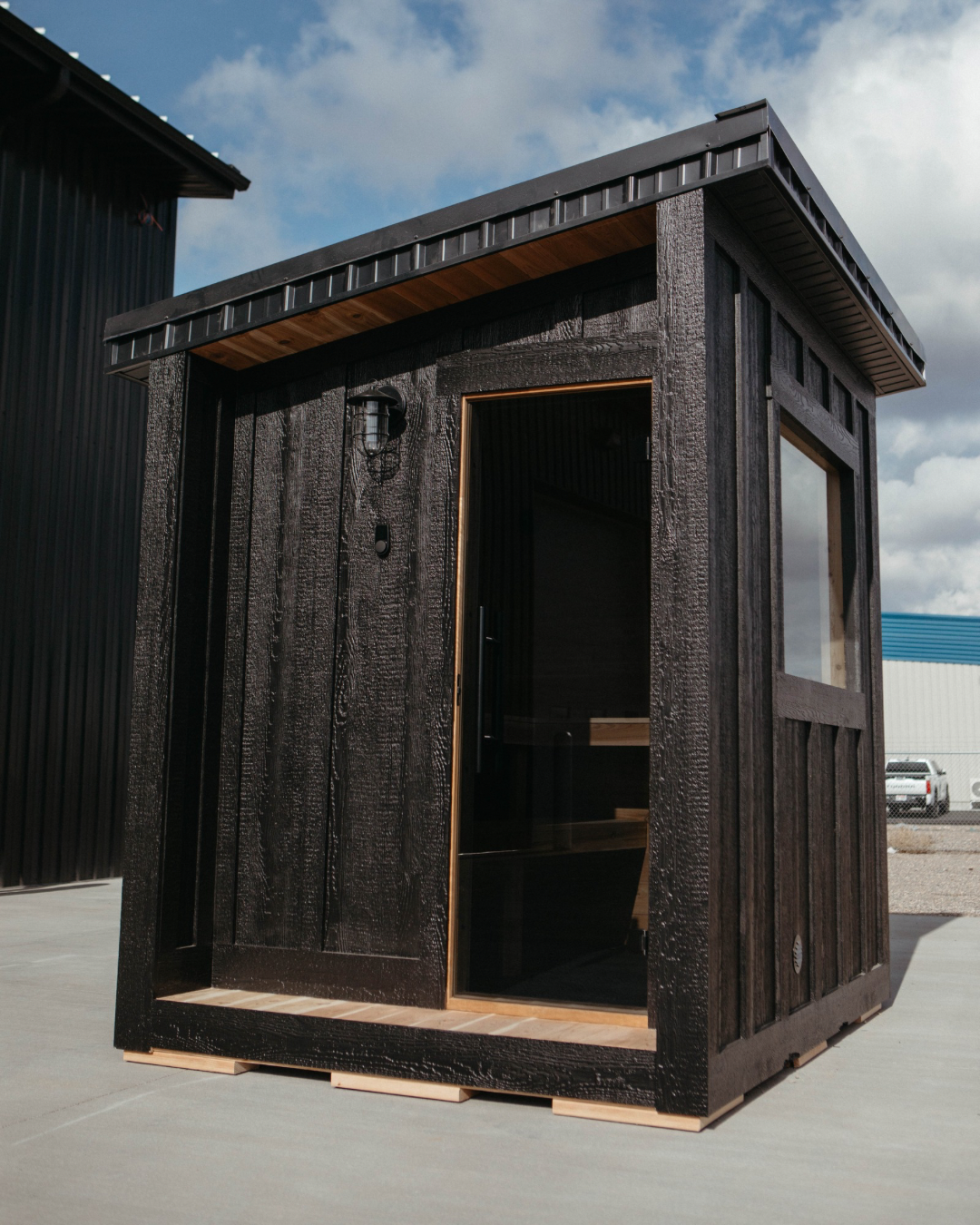 Sweat Kingdom Sauna 6X8 Footprint - 4 Person / Board & Batten LP Smartsiding / Tight Knot Western Red Cedar SK 210