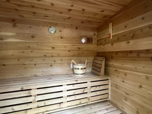 True North Saunas Sauna True North Canadian Made 5 Person Outdoor Traditional Cabin Sauna