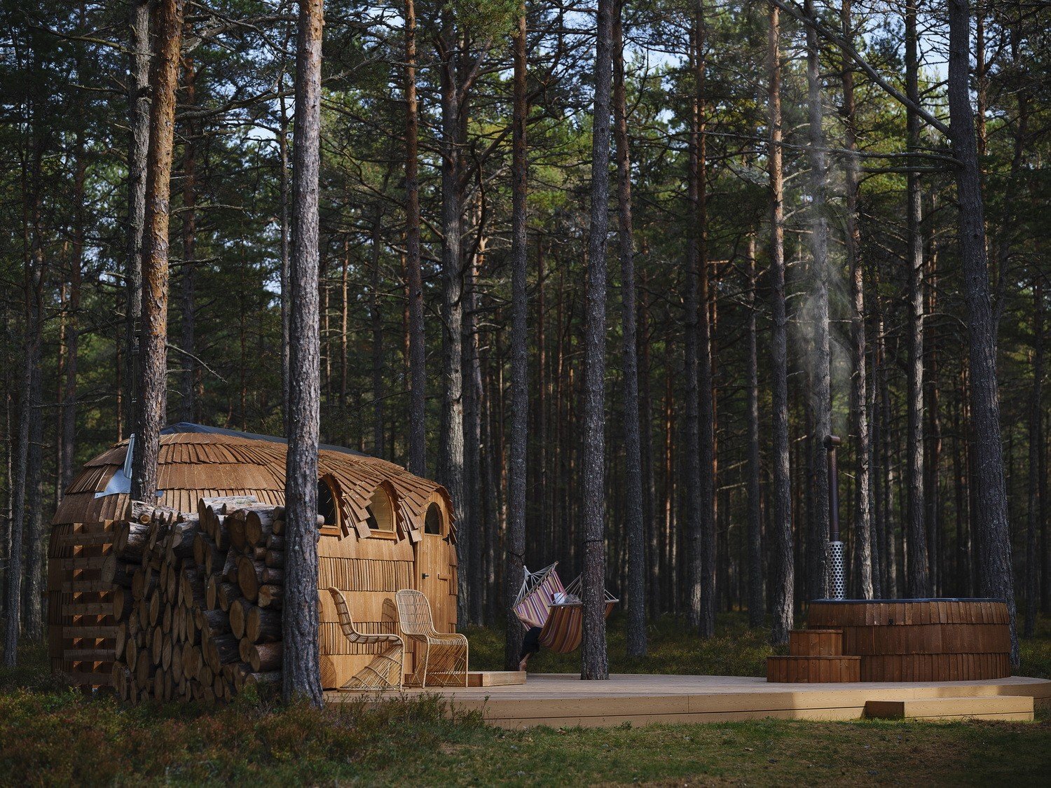 Iglucraft Triple Iglusauna Pre-Assembled Three-Room 4-6 Person Luxury Outdoor Sauna Cabin