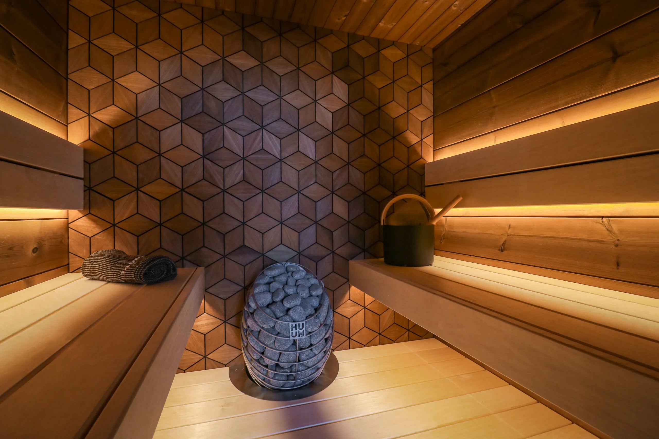 Leil Como 4-180 4 Person Indoor Sauna Kit