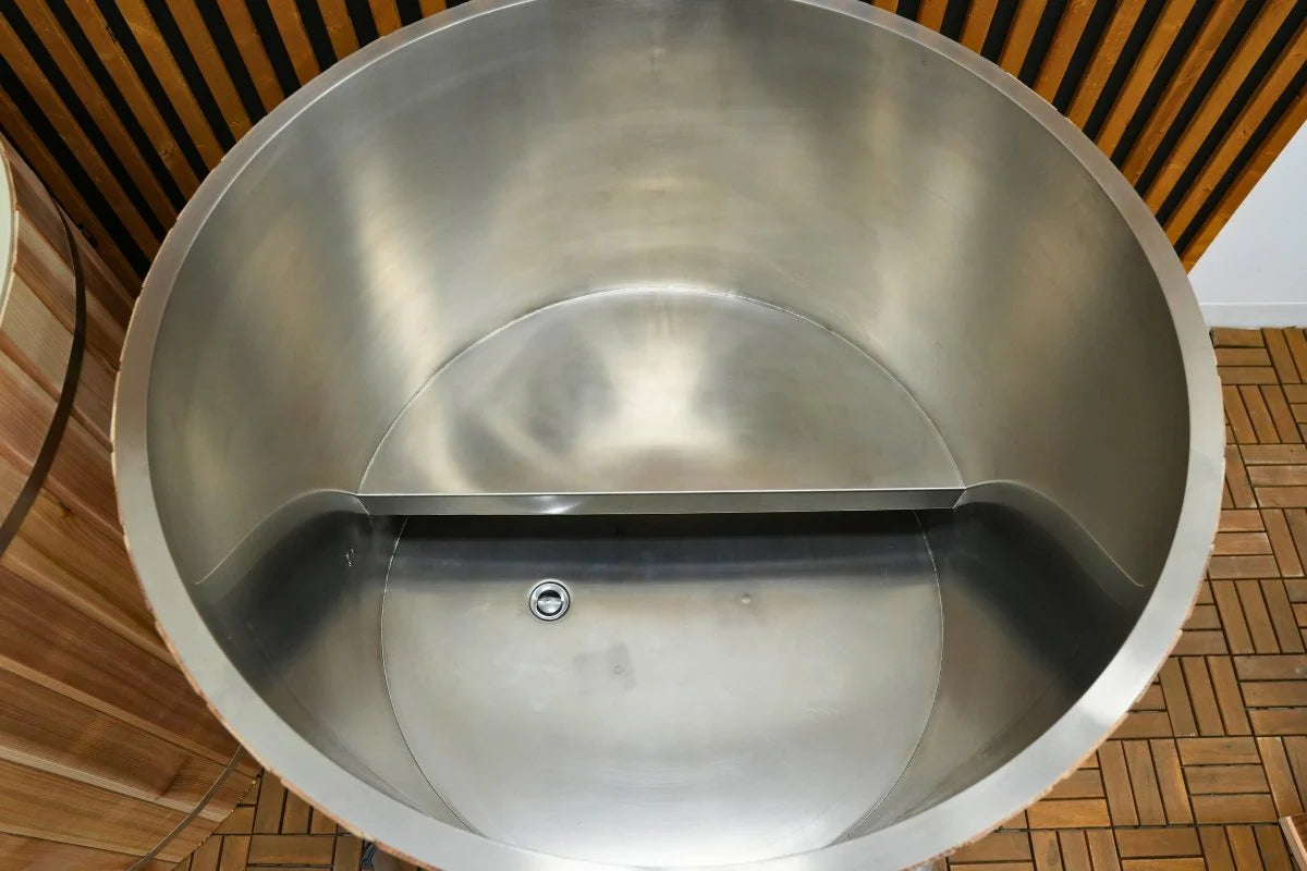 Dynamic Cold Therapy Stainless Steel Plunge Tub with Pacific Cedar