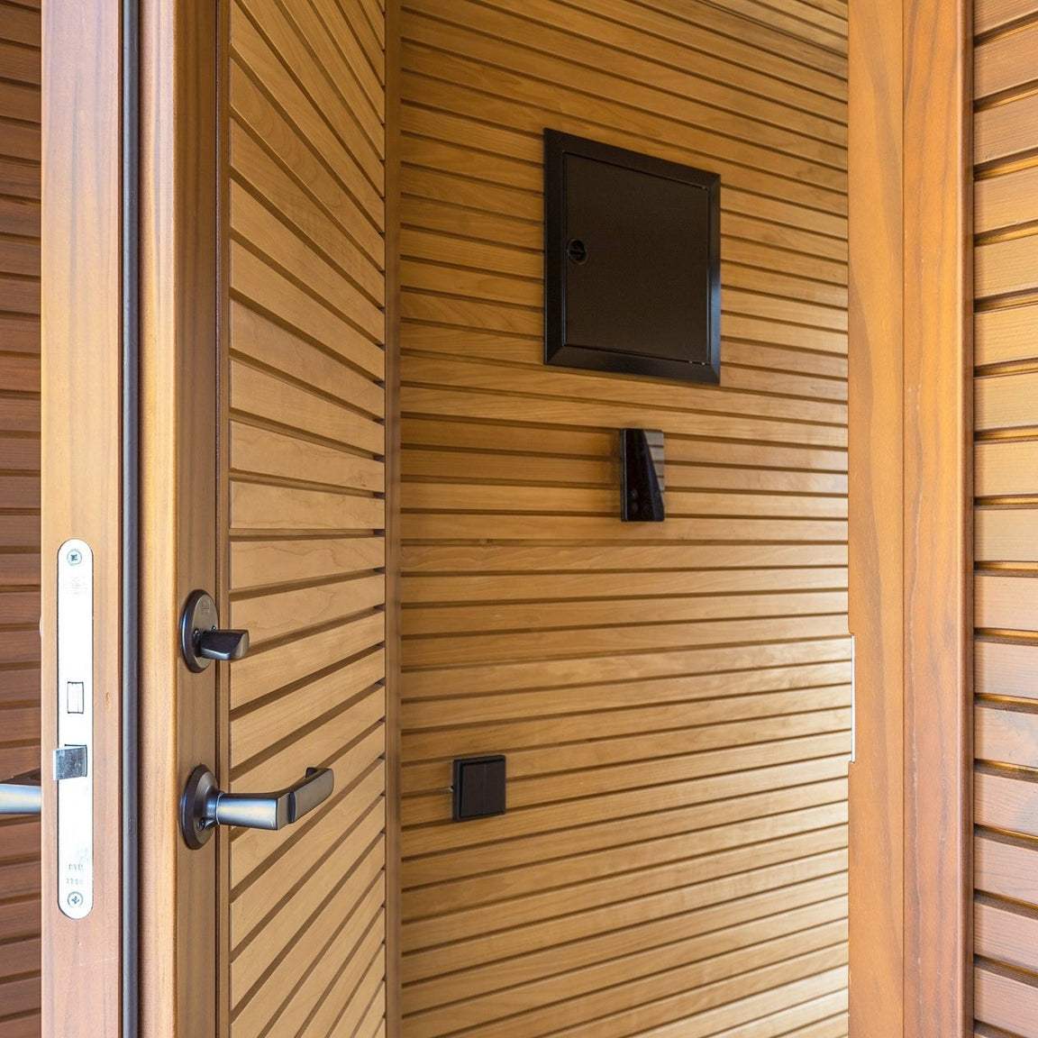 Auroom Sauna Auroom Natura Modern Outdoor Sauna with Changing Room