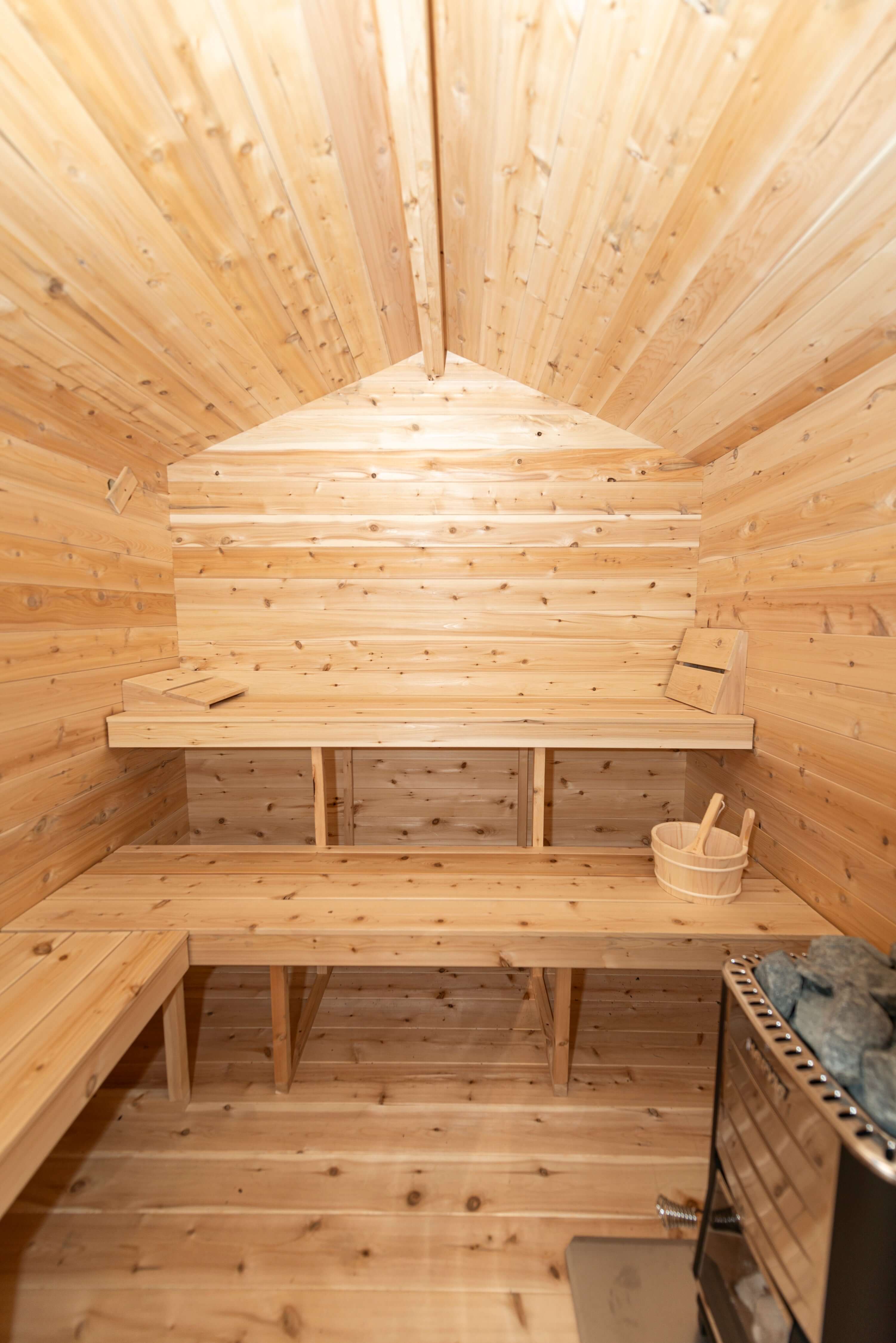 Dundalk LeisureCraft Sauna Dundalk CT Georgian 6 Person Outdoor Sauna with Changeroom