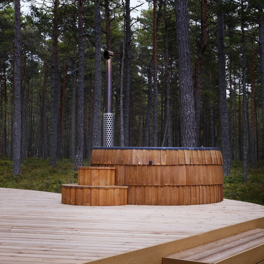 Iglucraft Wood-Burning Hot Tub
