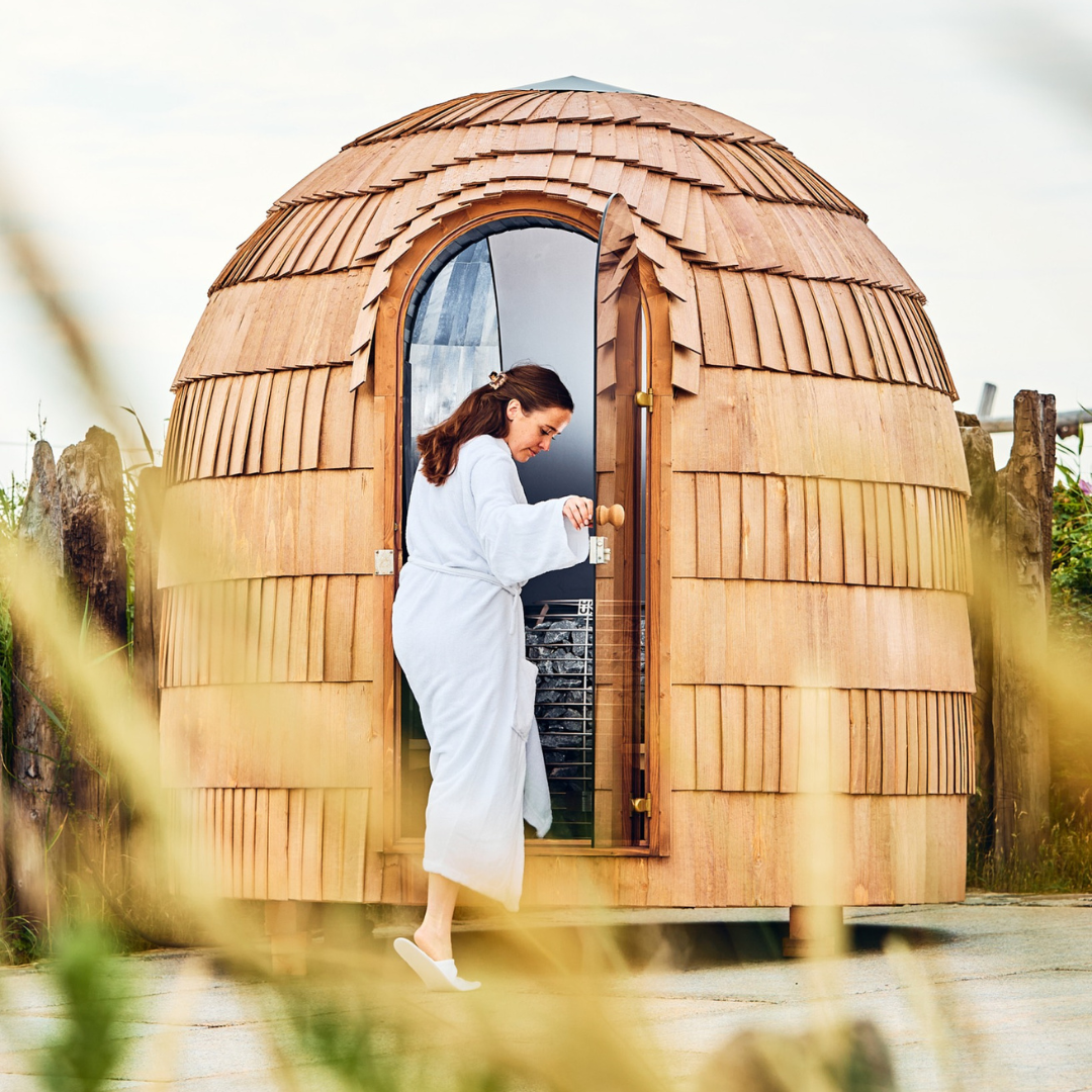 Iglucraft Single Iglusauna 4-Person Luxury Outdoor Sauna Cabin