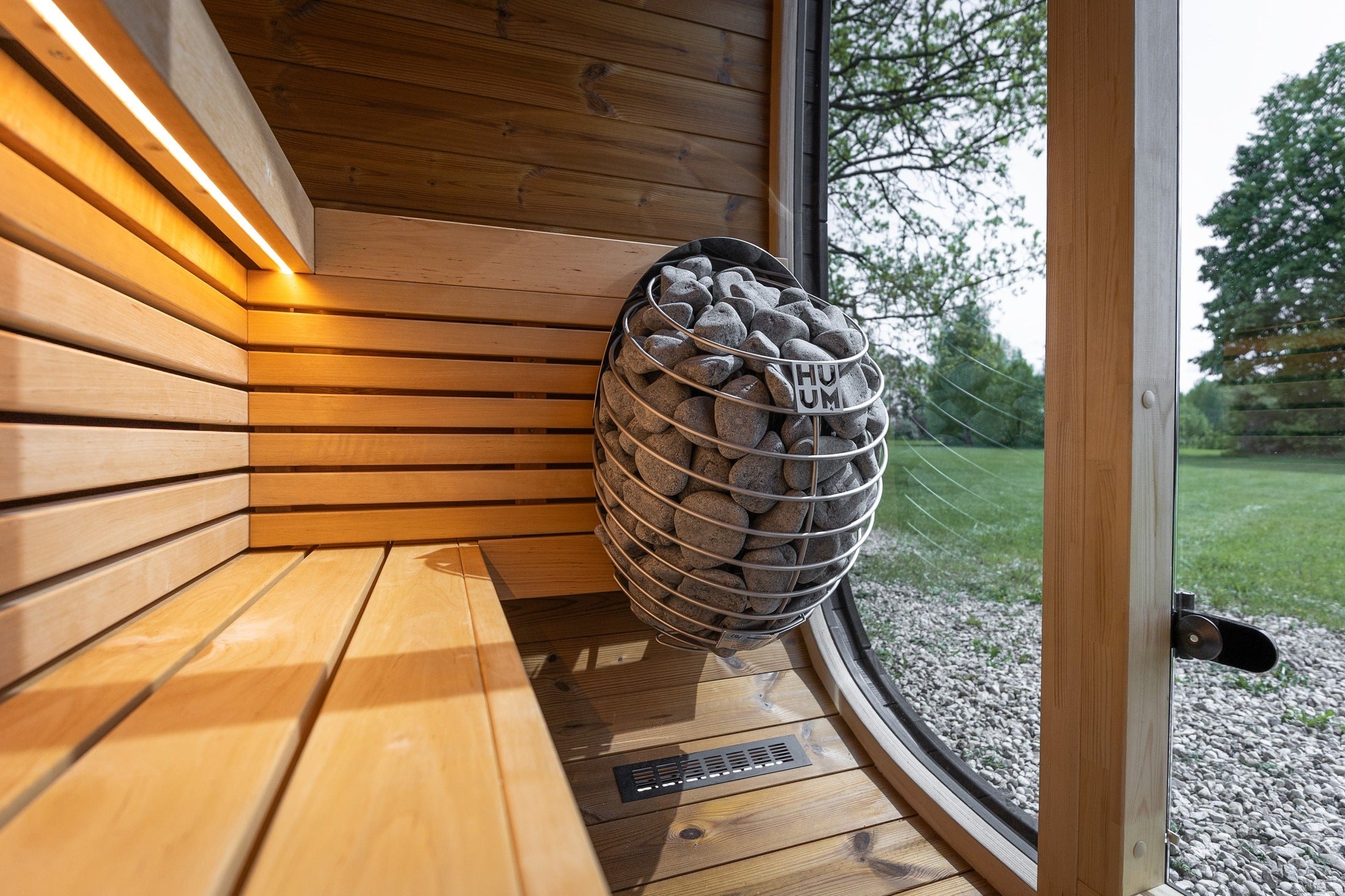 Leil Saunas Sauna Leil Black Cube Classic 4 Person Outdoor Sauna Kit
