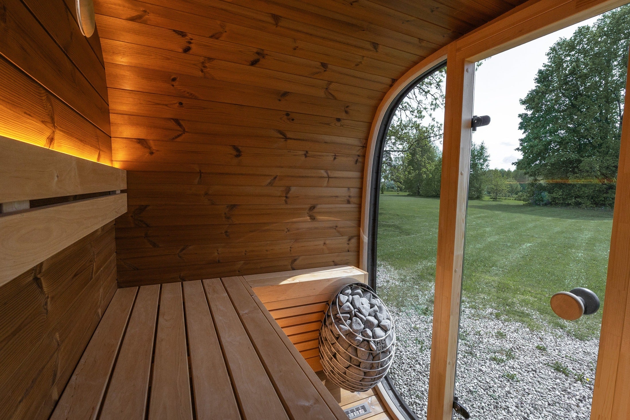 Leil Saunas Sauna Leil Black Cube Classic 4 Person Outdoor Sauna Kit
