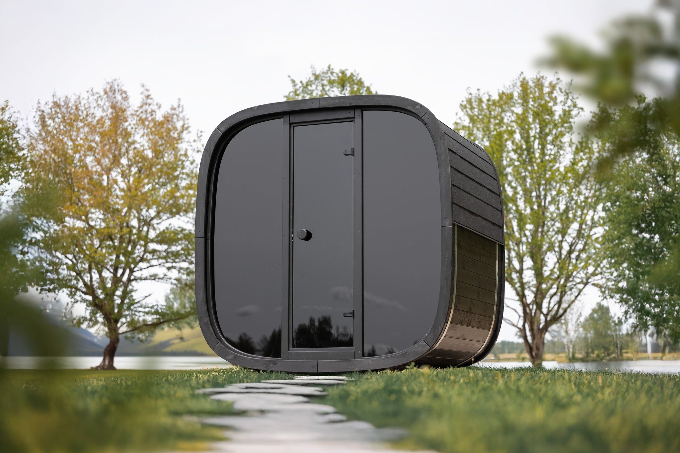 Leil Saunas Sauna Leil Black Cube Classic 4 Person Outdoor Sauna Kit