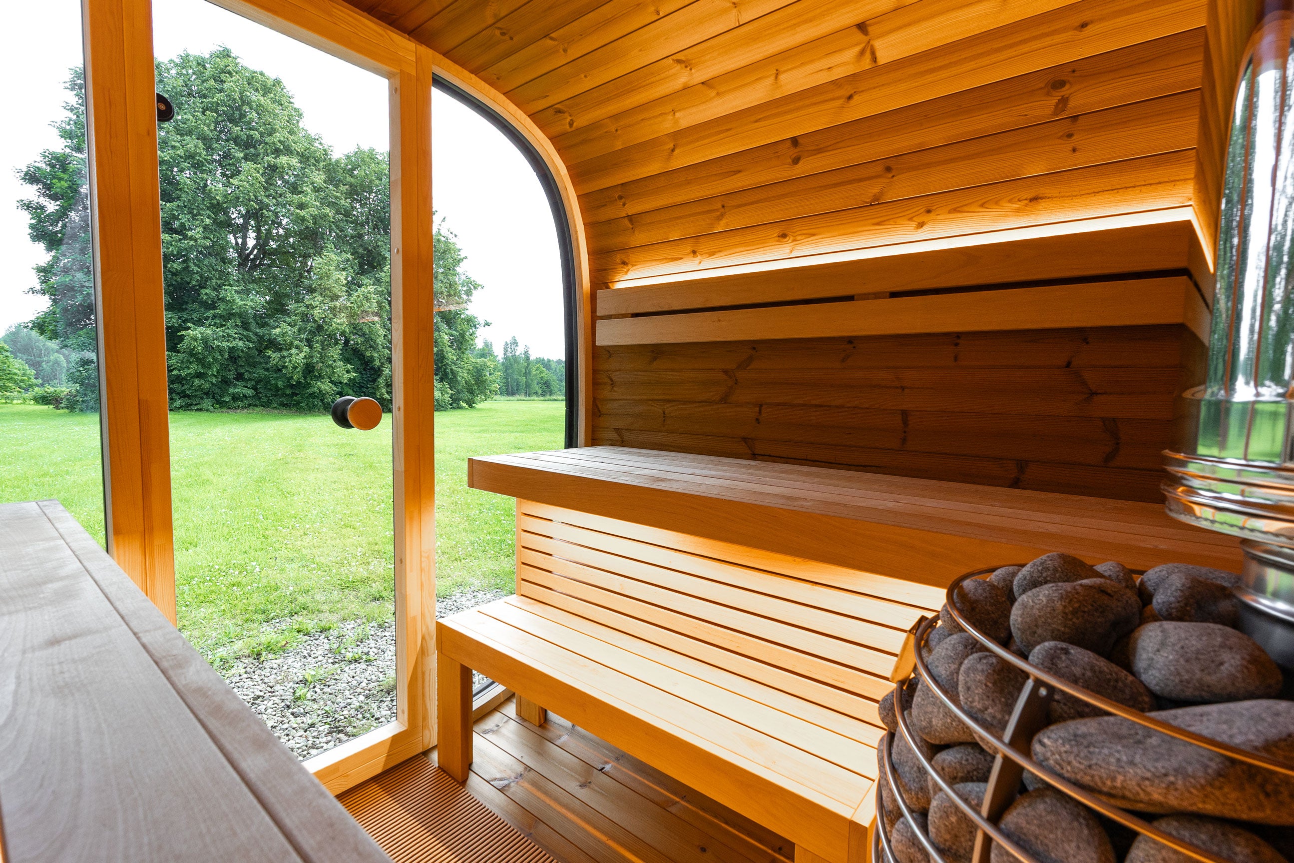 Leil Saunas Sauna Leil Black Cube Comfort 6 Person Outdoor Sauna Kit