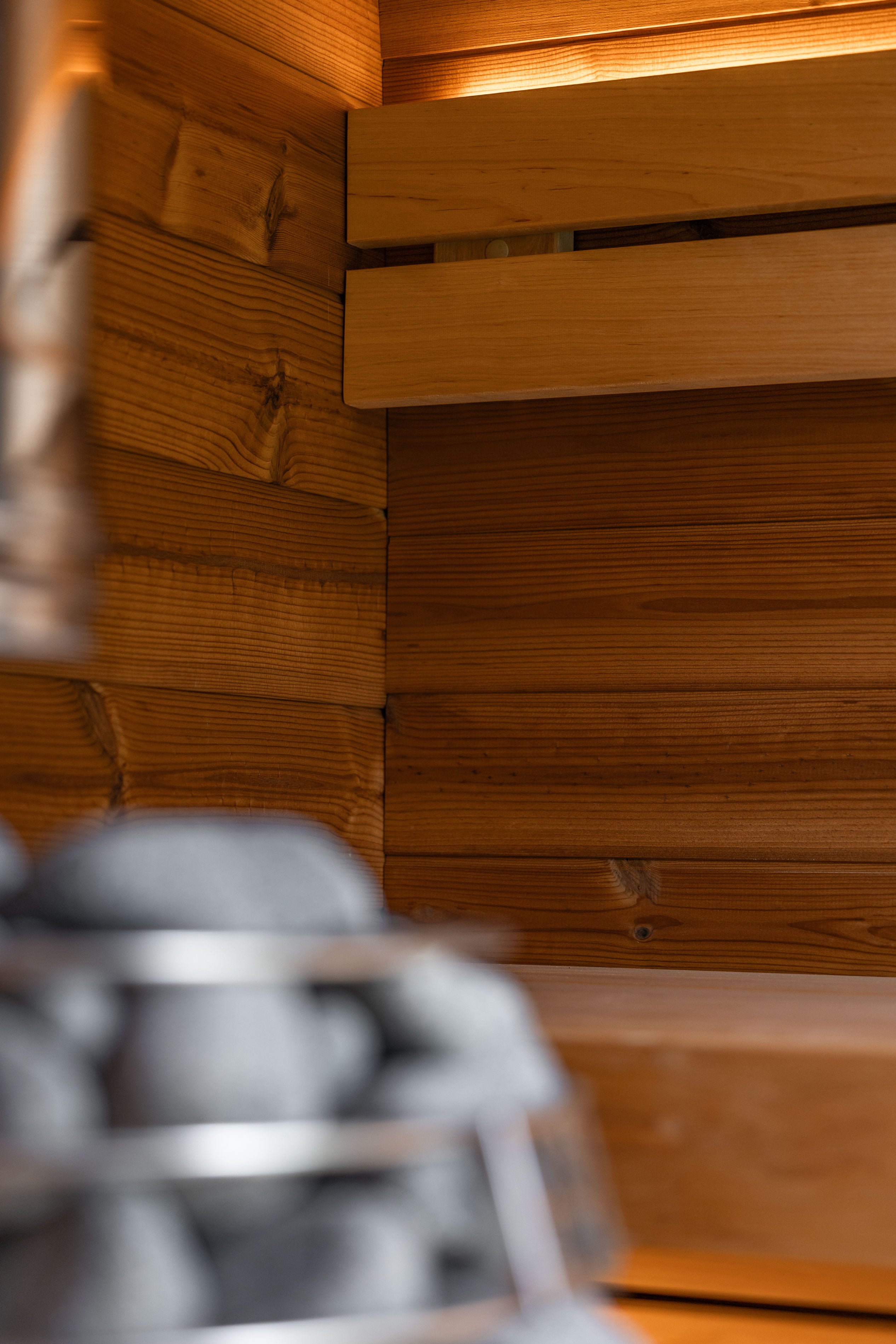 Leil Saunas Sauna Leil Black Cube Comfort 6 Person Outdoor Sauna Kit