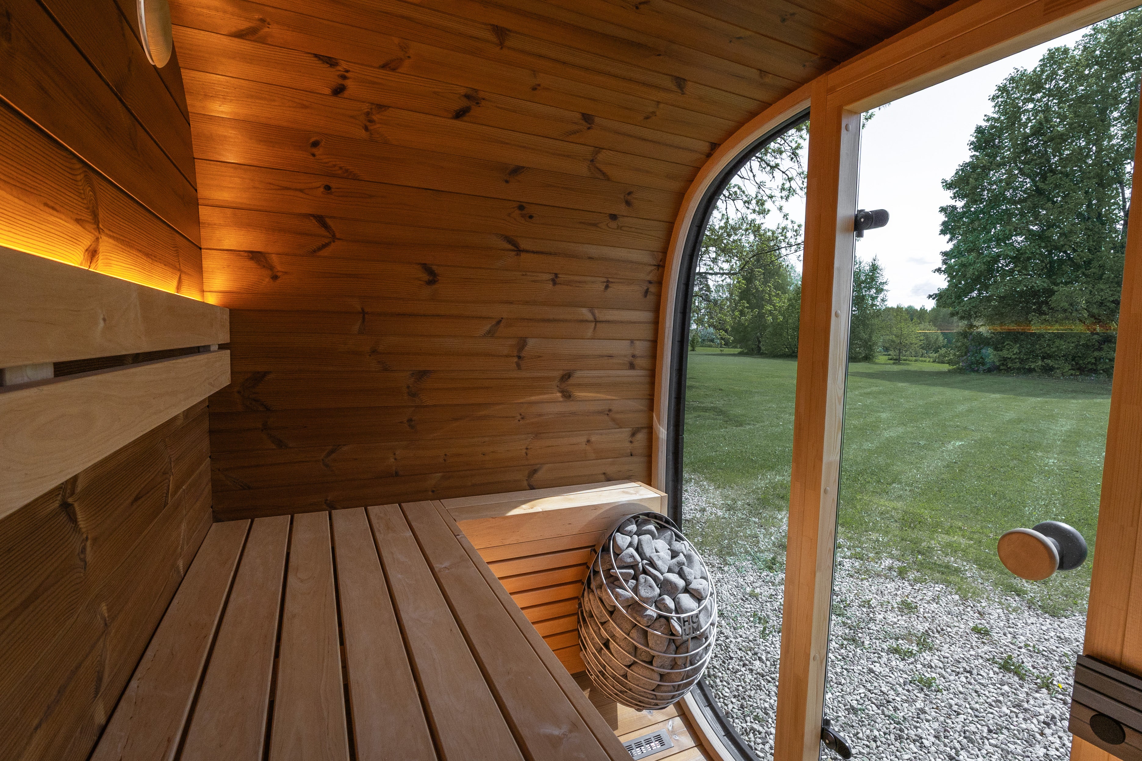 Leil Saunas Sauna Leil Black Cube Premium 4 Person Outdoor Sauna Kit