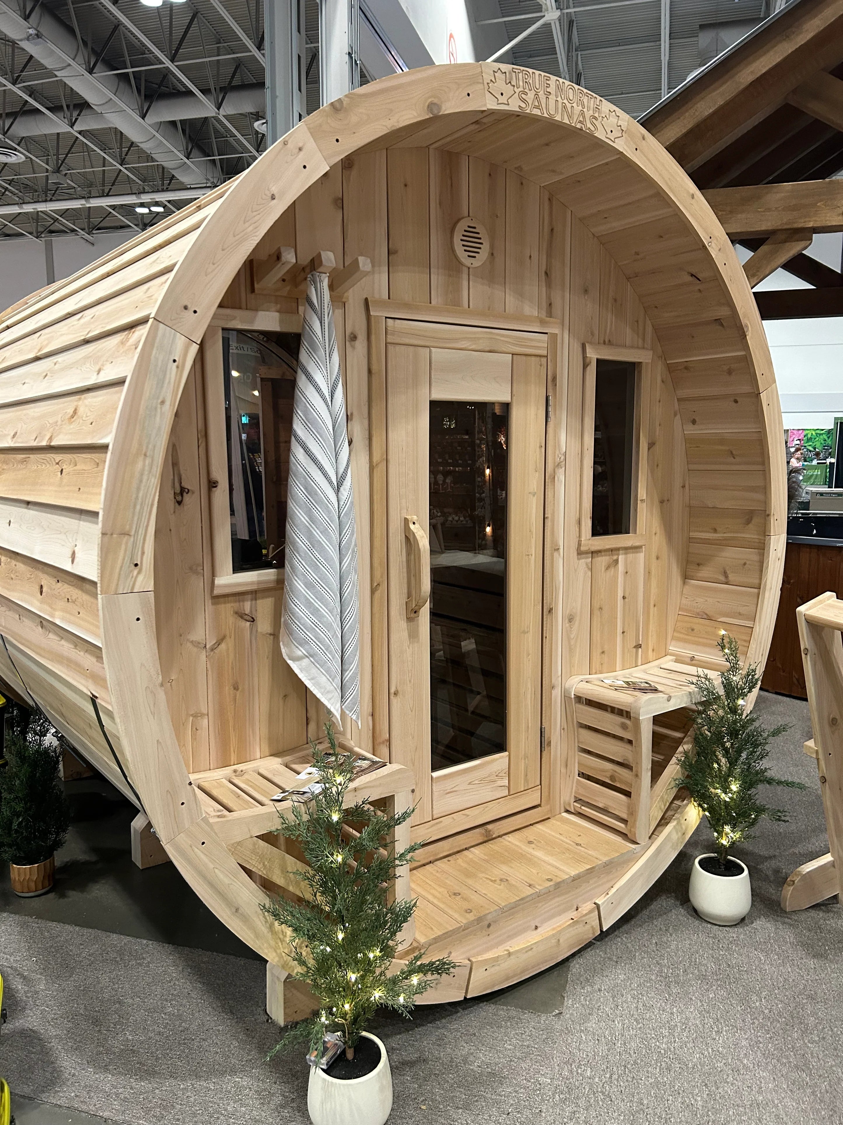 True North Saunas Sauna True North Panorama Barrel Outdoor Sauna