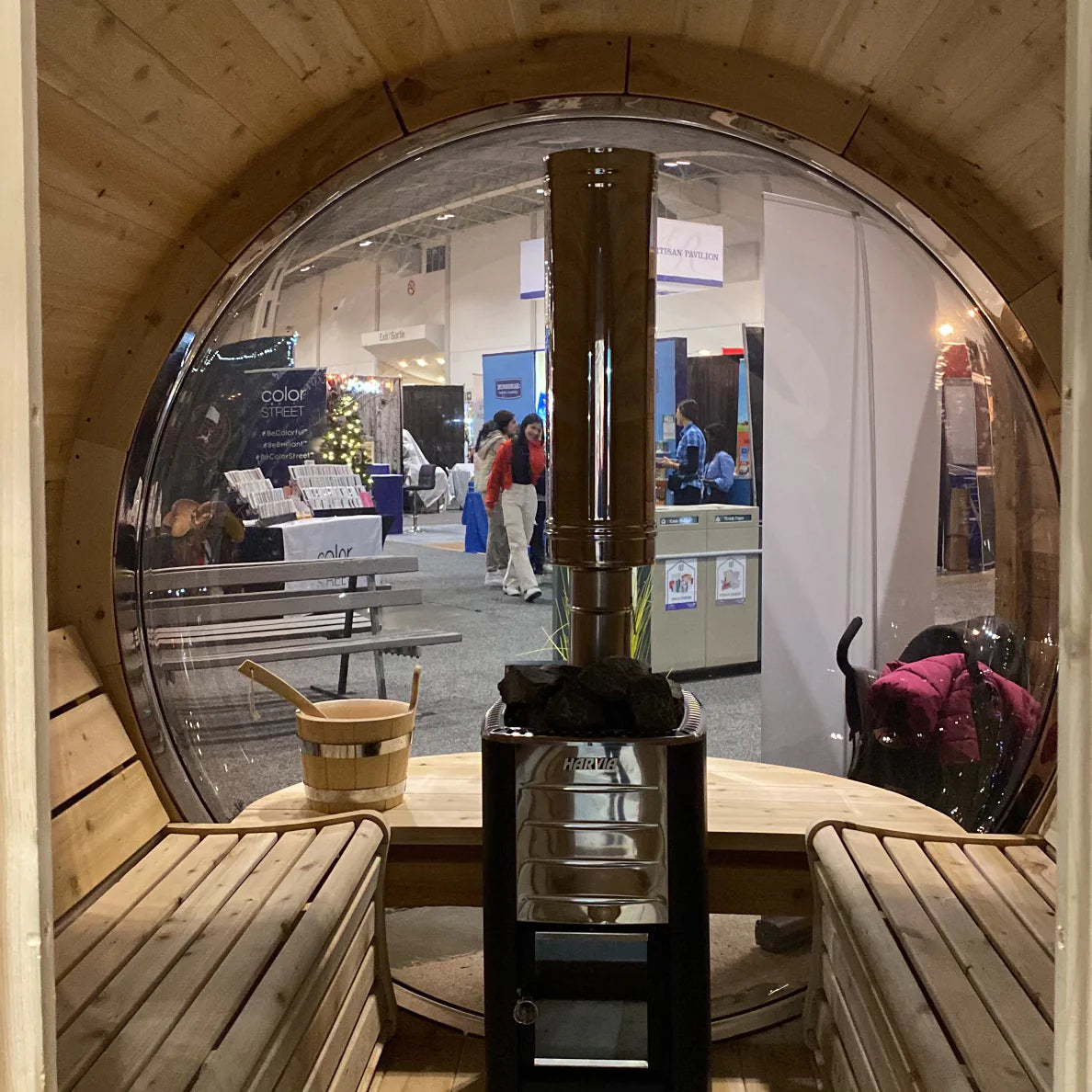 True North Saunas Sauna True North Panorama Barrel Outdoor Sauna