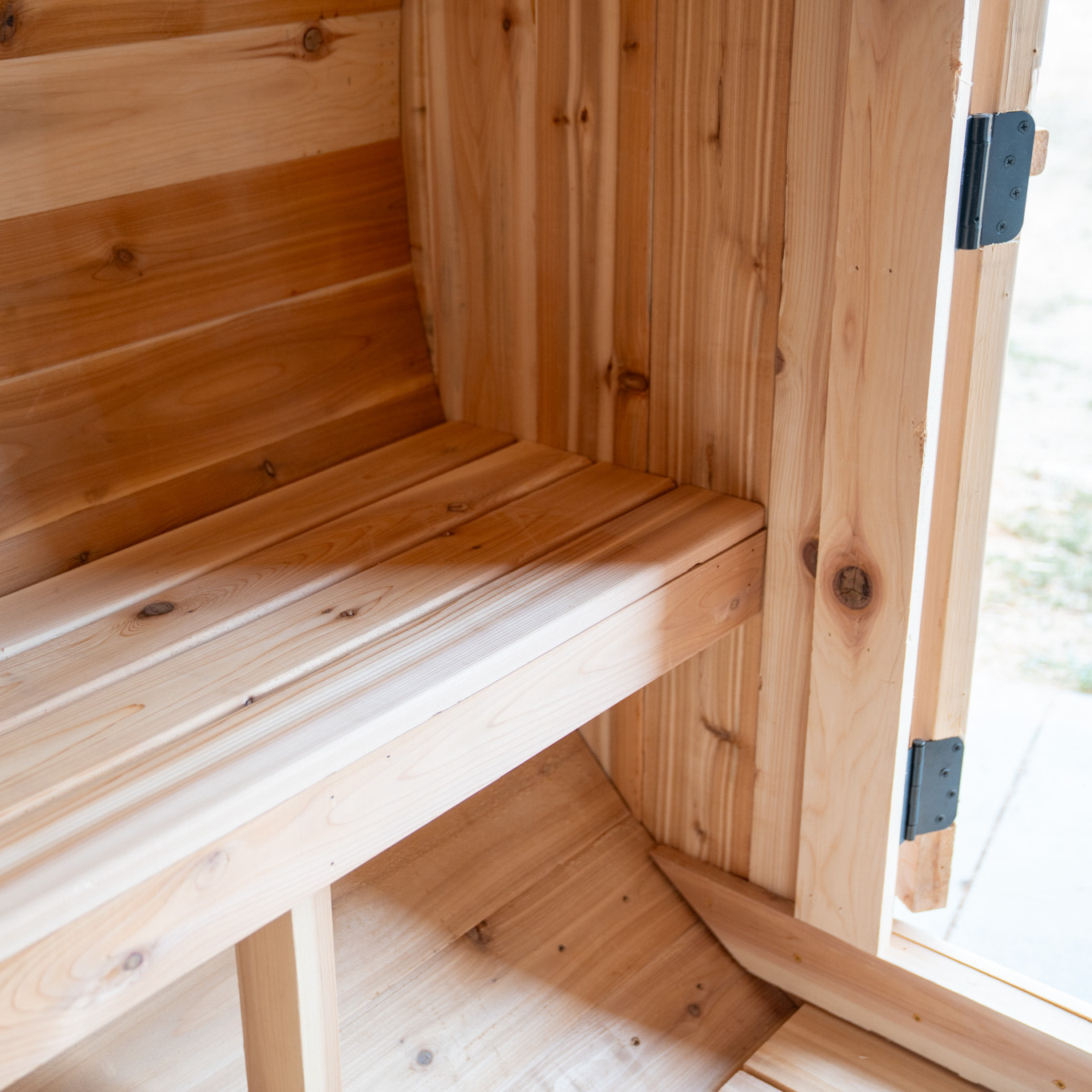 Viking Sauna Co Sauna The Ragnar 4-Person Outdoor Barrel Sauna